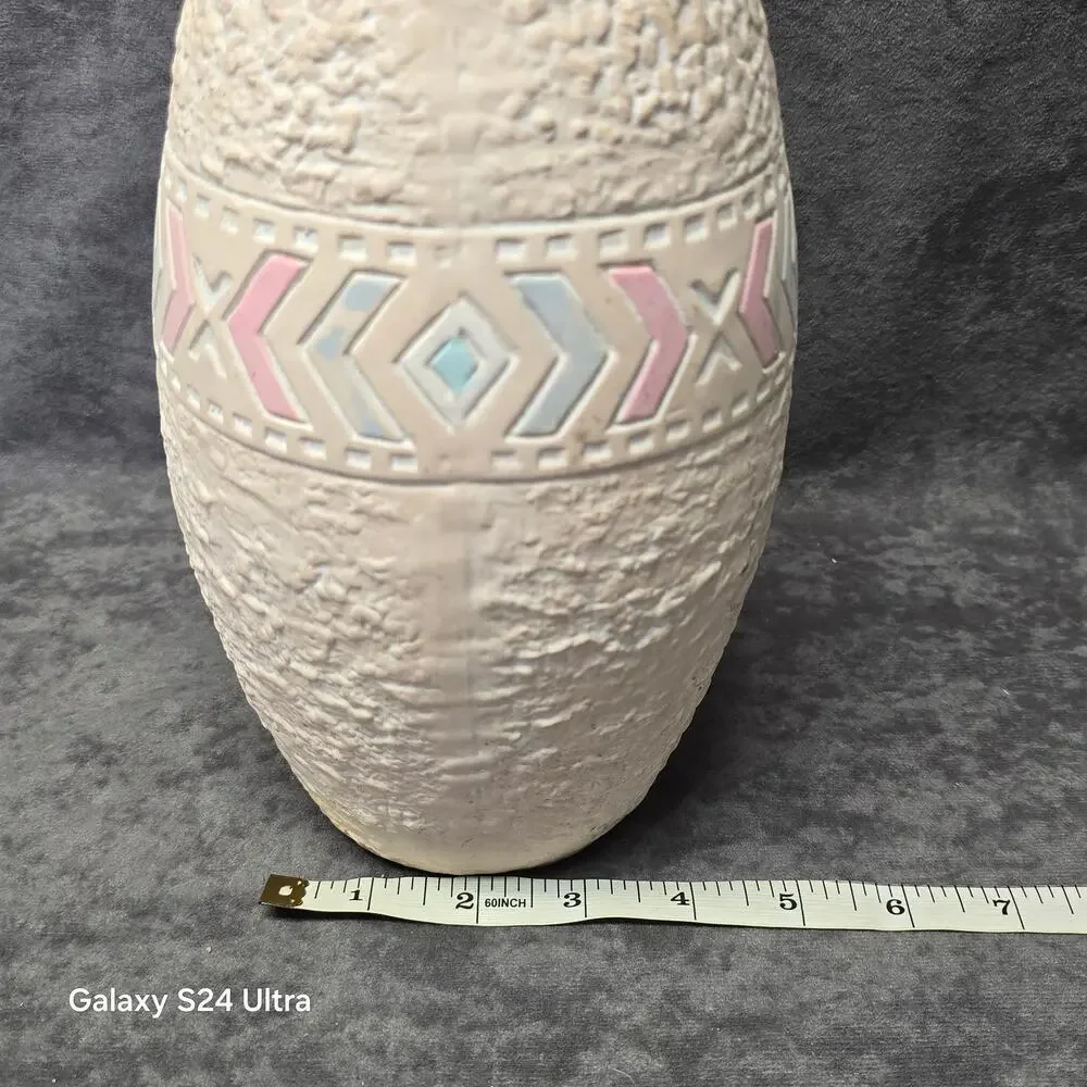 Native American Southwestern Pink Unglazed Pottery Vase Geometric Shapes 10